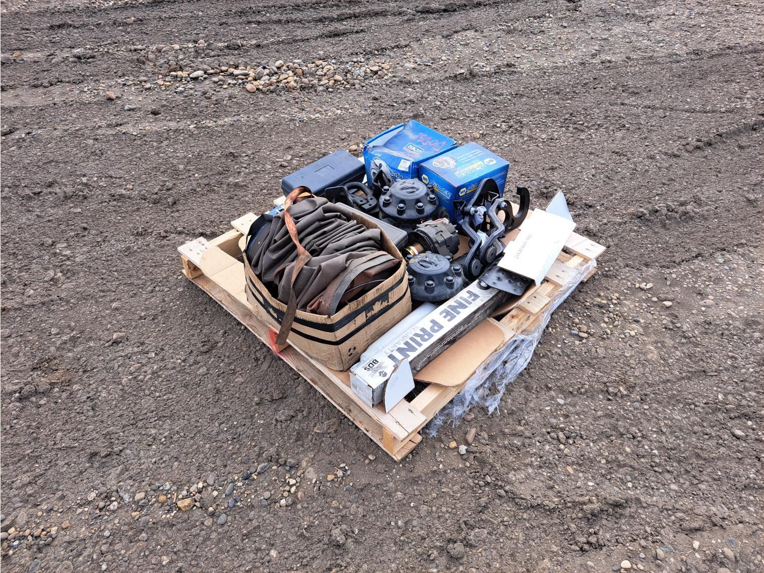 Assortment of Misc Automotive Parts and Supplies [24KA07004062] Team