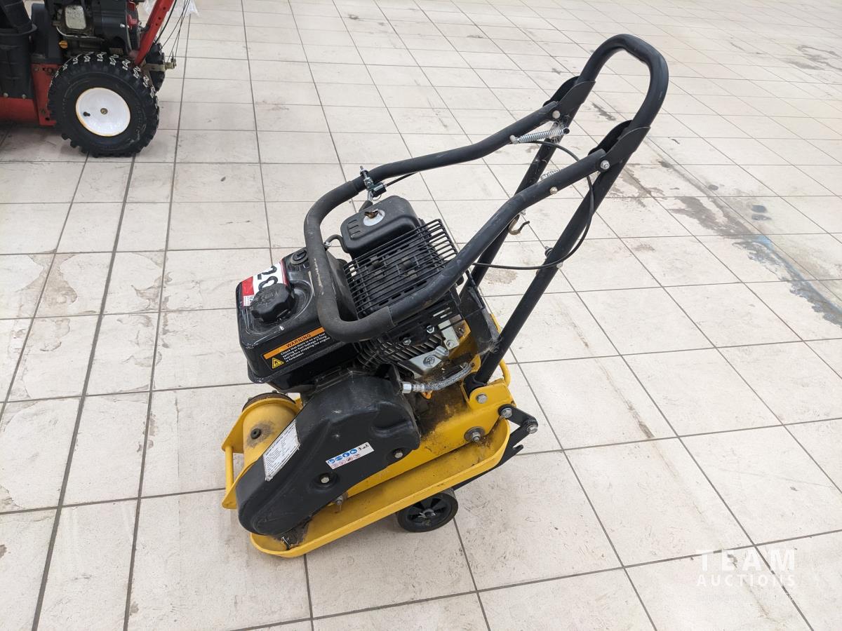 Vibratory 125 lb Plate Compactor 23DQ11001 020 Team Auctions