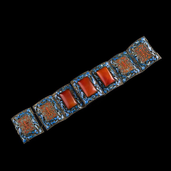 十九世紀晚 銀燒藍鑲寶手鏈 A Chinese enameled gemstone-inlaid silver bracelet, late 19th century